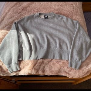 Cropped, Oversized, Nike Crewneck